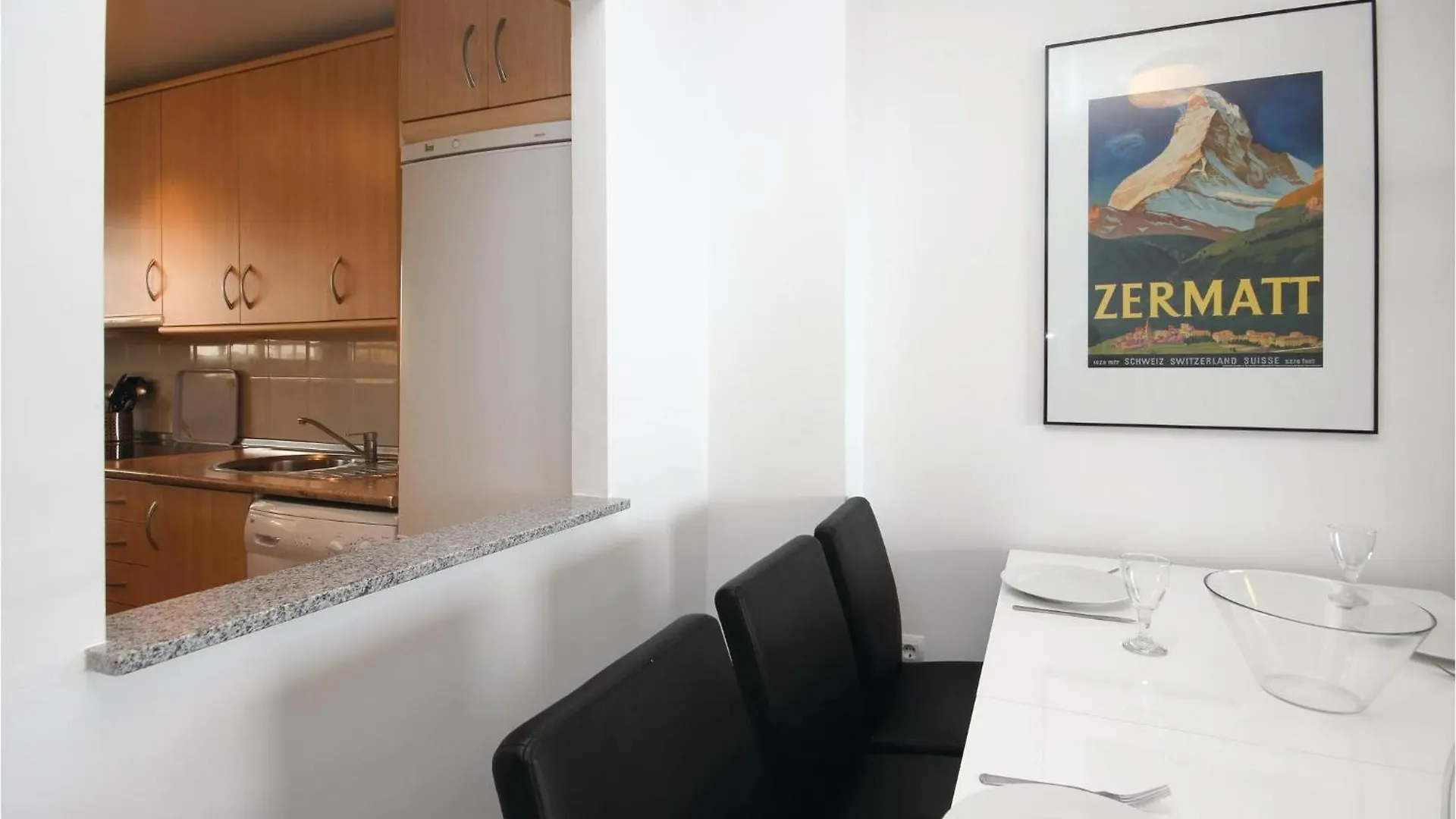 2 Bedroom Lovely Apartment In Fuengirola-Carvajal Santa Fe de los Boliches
