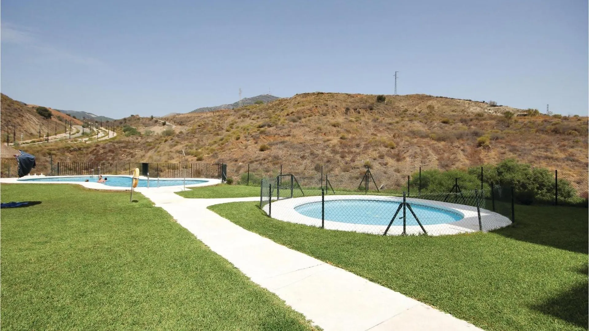 2 Bedroom Lovely Apartment In Fuengirola-Carvajal Santa Fe de los Boliches