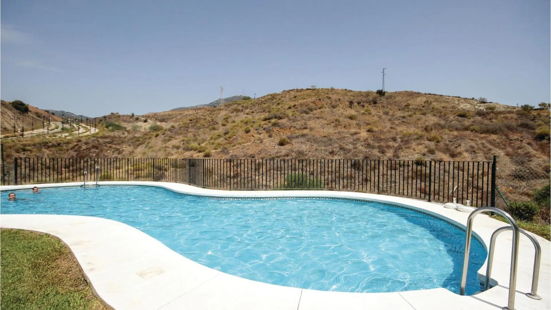 2 Bedroom Lovely Apartment In Fuengirola-Carvajal Santa Fe de los Boliches